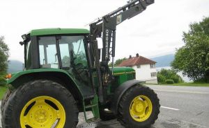 Traktor John Deere 6I-00- 1997
